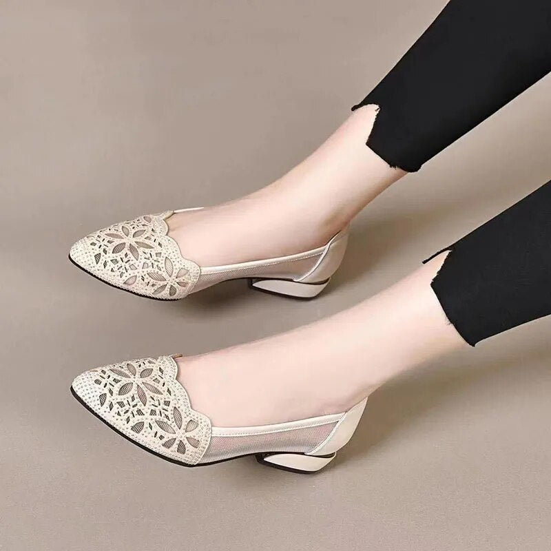 Sandália Eva™ com Strass e Renda / Seus Passos Com a Mais Pura Elegância e Sofisticação